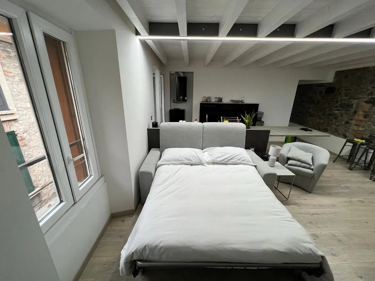Larius Apartment Como 0*,  Italy